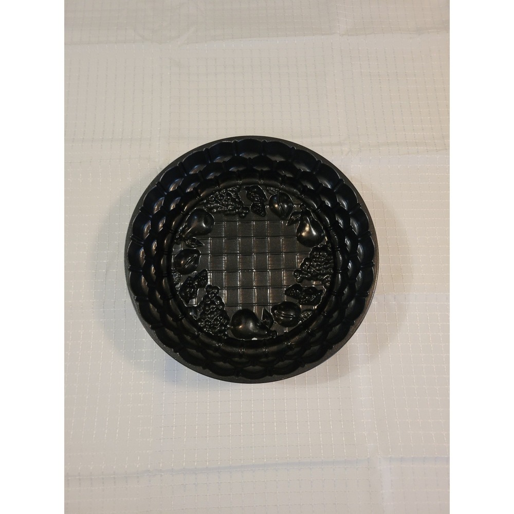 Nordic Ware MaryAnn Fruit Basket Cake Pan Cast Aluminum 10 Cup - Picture 4 of 4